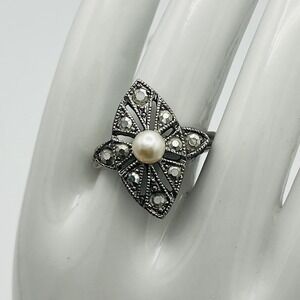Vintage Sarah Coventry Illusive 1975 Ring Silver Tone Pearl Adjustable